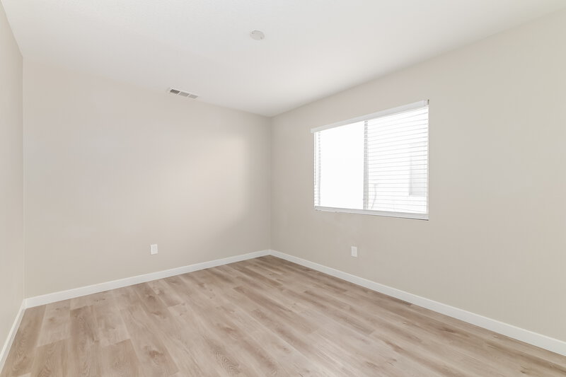 3,110/Mo, 1042 Juniper Ridge Ave Henderson, NV 89015 Bedroom View 3