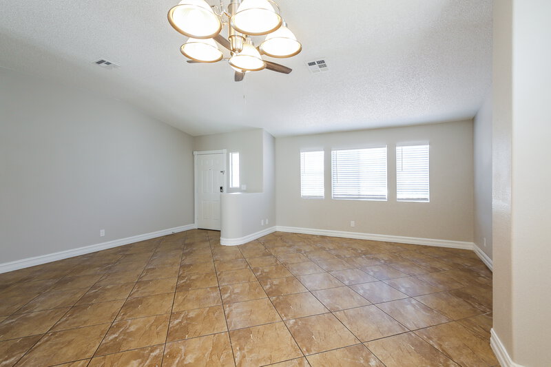 2,205/Mo, 3405 W Red Coach Ave North Las Vegas, NV 89031 Dining Room View
