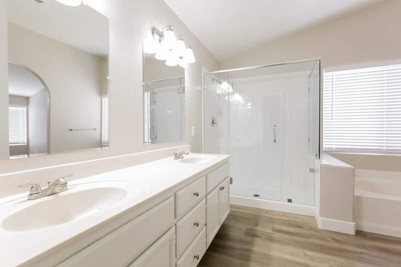 2,440/Mo, 8790 Wahine Ct Henderson, NV 89074 Main Bathroom View