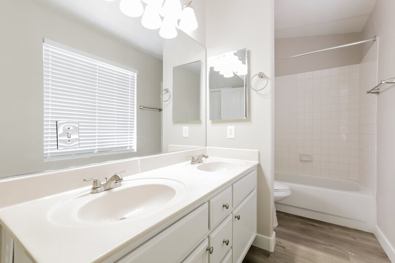 2,440/Mo, 8790 Wahine Ct Henderson, NV 89074 Bathroom View