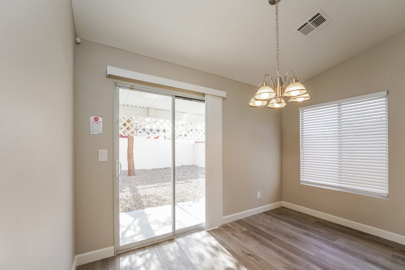 2,015/Mo, 3639 Covewick Dr North Las Vegas, NV 89032 Dining Room View