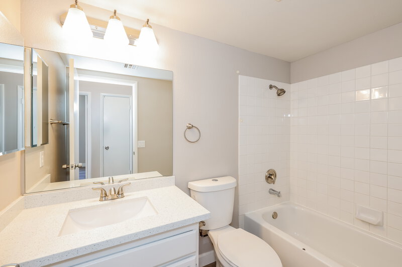 1,955/Mo, 3639 Covewick Dr North Las Vegas, NV 89032 Bathroom View