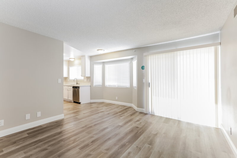 2,510/Mo, 3145 Laurel Ave Henderson, NV 89014 Living Room View