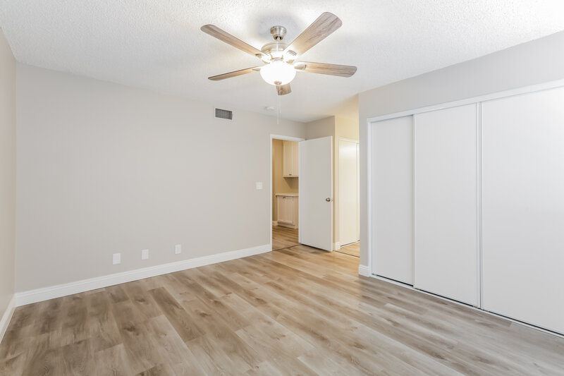 2,510/Mo, 3145 Laurel Ave Henderson, NV 89014 Main Bedroom View 2