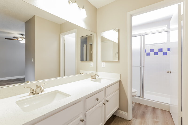 2,510/Mo, 3145 Laurel Ave Henderson, NV 89014 Main Bathroom View