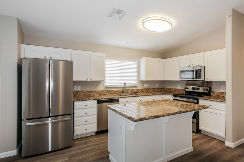 2,200/Mo, 5404 Fountain Palm St Las Vegas, NV 89130 Kitchen View