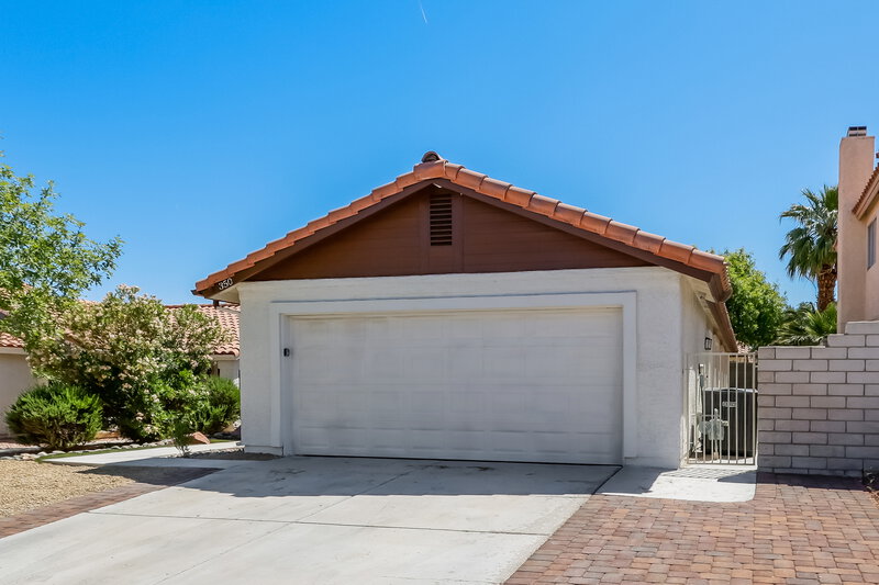 2,350/Mo, 350 Keating St Henderson, NV 89074 Front View 2