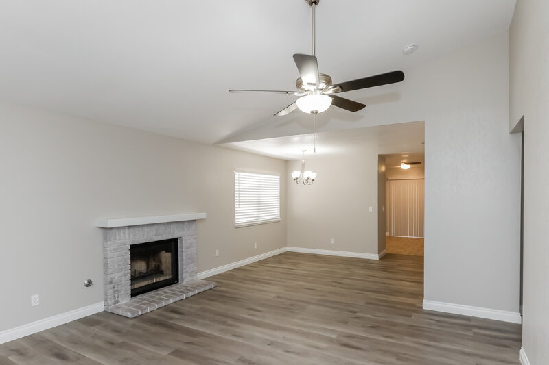 2,350/Mo, 350 Keating St Henderson, NV 89074 Living Room View