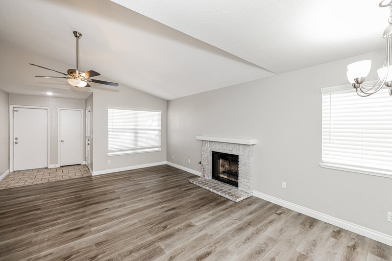2,205/Mo, 350 Keating St Henderson, NV 89074 Living Room View 3