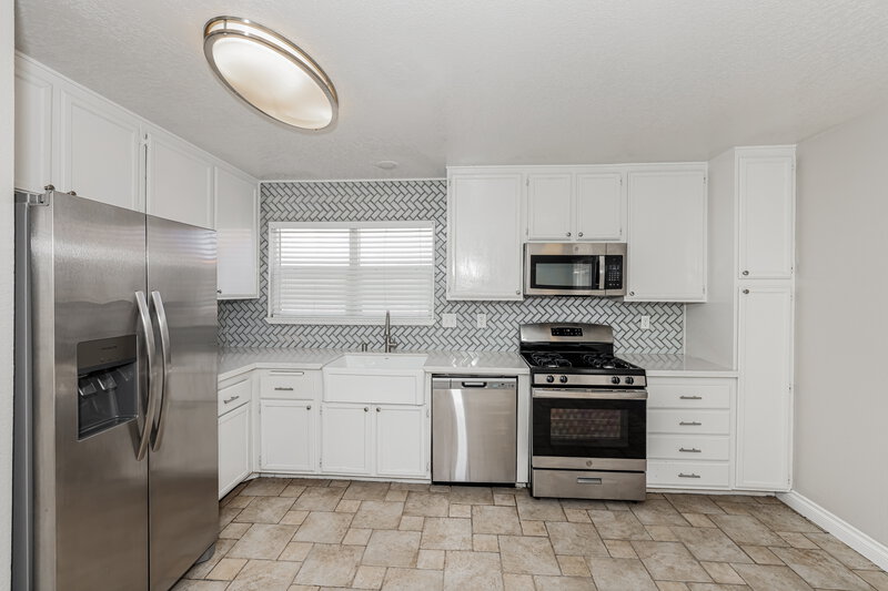 2,205/Mo, 350 Keating St Henderson, NV 89074 Kitchen View