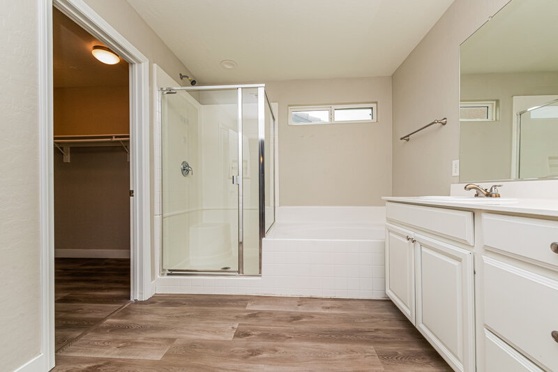 2,115/Mo, 6209 Govett Crescent Ct Las Vegas, NV 89130 Main Bathroom View