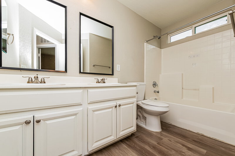 2,115/Mo, 6209 Govett Crescent Ct Las Vegas, NV 89130 Bathroom View