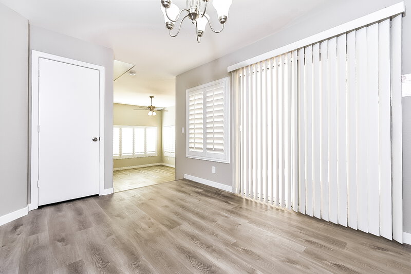 2,025/Mo, 3451 White Mission Dr Las Vegas, NV 89129 Dining Room View 2