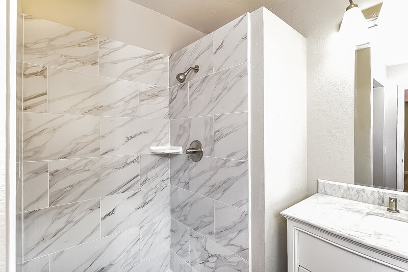 2,025/Mo, 3451 White Mission Dr Las Vegas, NV 89129 Main Bathroom View 2
