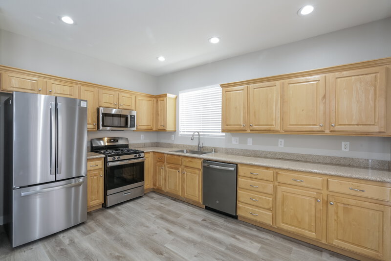 3,290/Mo, 7866 Harp Tree St Las Vegas, NV 89139 Kitchen View 2
