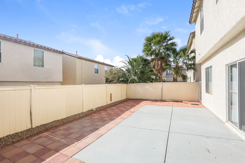 2,285/Mo, 7448 Bouquet Canyon St Las Vegas, NV 89139 Patio View 2