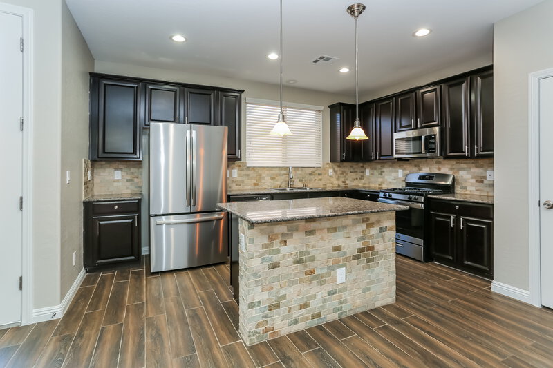 2,400/Mo, 7215 Mulberry Forest St Las Vegas, NV 89166 Kitchen View 2