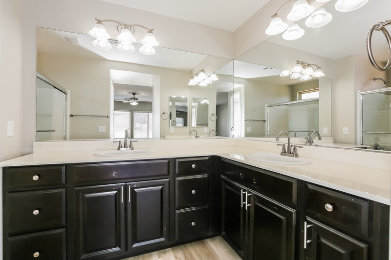 2,175/Mo, 7215 Mulberry Forest St Las Vegas, NV 89166 Main Bathroom View