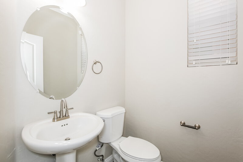 2,175/Mo, 7215 Mulberry Forest St Las Vegas, NV 89166 Main Bathroom View 3
