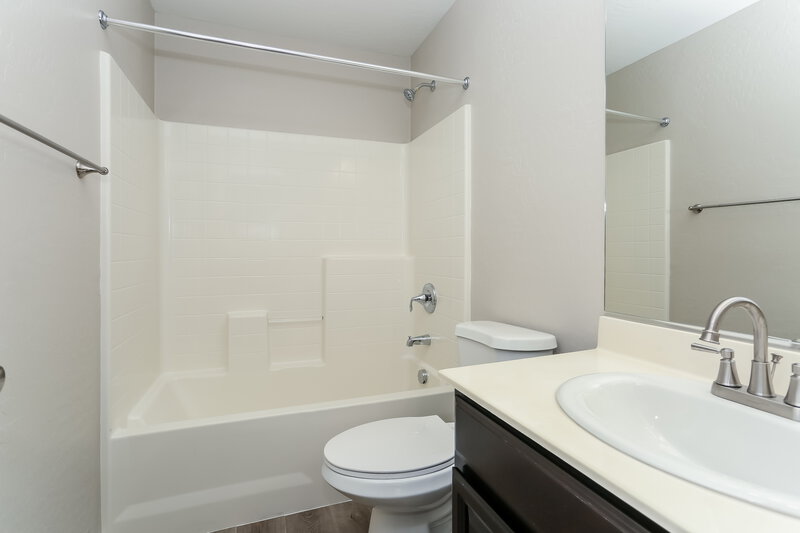 2,400/Mo, 7215 Mulberry Forest St Las Vegas, NV 89166 Bathroom View