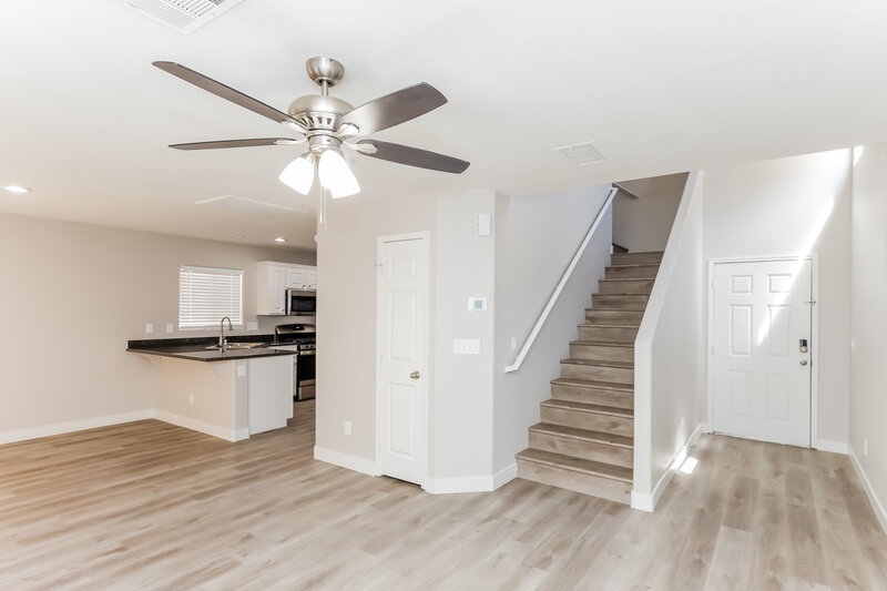 2,190/Mo, 6471 Brook Cottage Ln Las Vegas, NV 89122 Living Room View