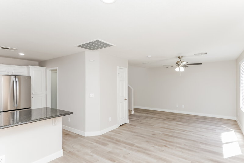 2,190/Mo, 6471 Brook Cottage Ln Las Vegas, NV 89122 Living Room View 2
