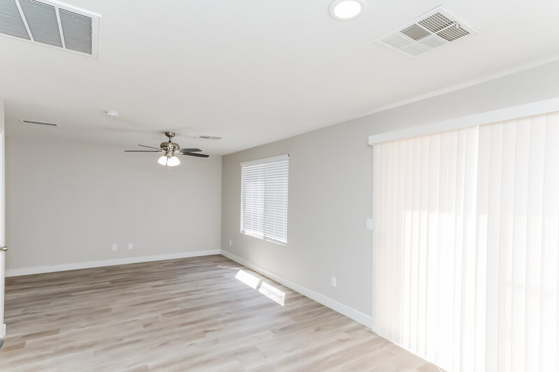 2,190/Mo, 6471 Brook Cottage Ln Las Vegas, NV 89122 Living Room View 3