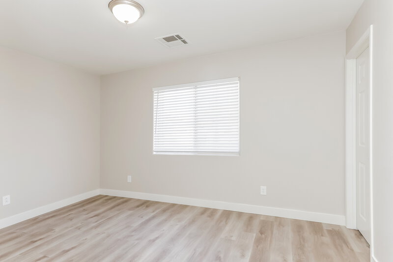 2,190/Mo, 6471 Brook Cottage Ln Las Vegas, NV 89122 Bedroom View 3