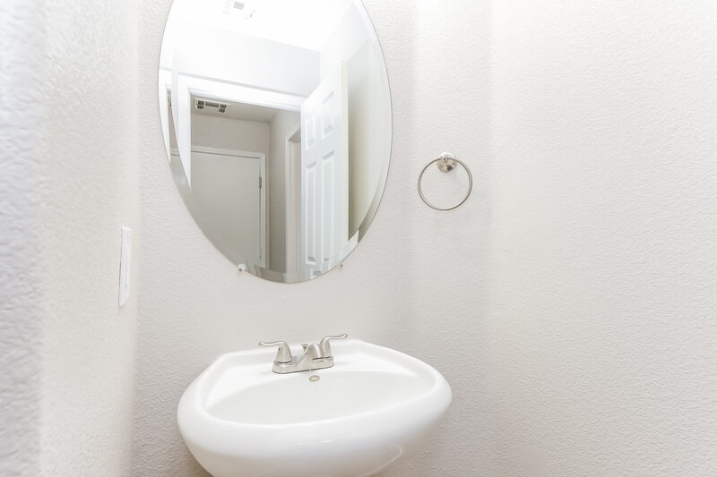 2,190/Mo, 6471 Brook Cottage Ln Las Vegas, NV 89122 Bathroom View 2