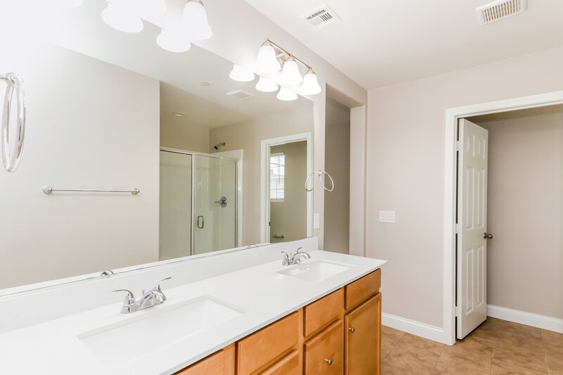 2,345/Mo, 377 Misterioso St Henderson, NV 89011 Main Bathroom View