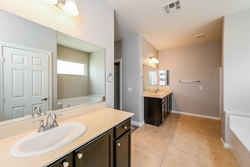 3,410/Mo, 9655 Vega Carpio Ave Las Vegas, NV 89178 Main Bathroom View