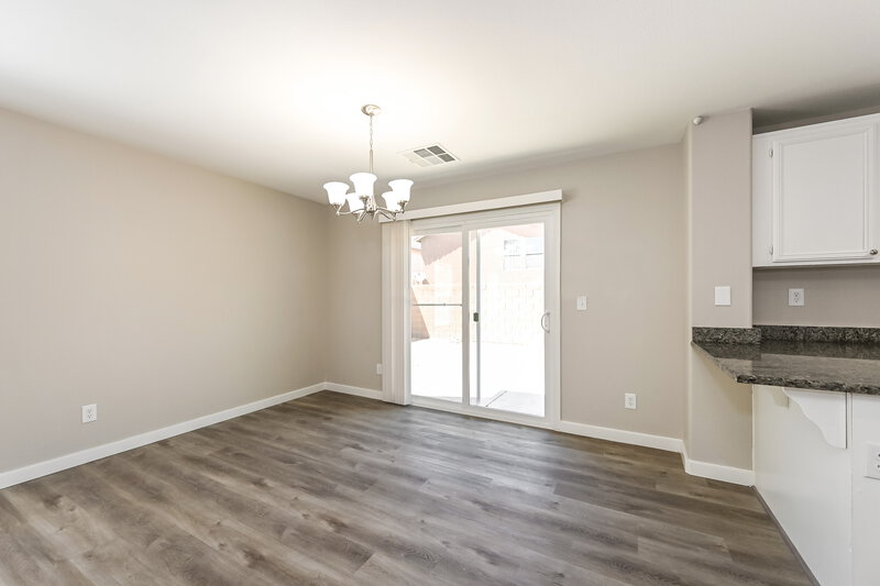 2,500/Mo, 6244 W Haleh Ave Las Vegas, NV 89141 Dining Room View