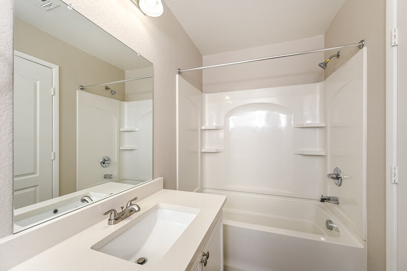 2,500/Mo, 6244 W Haleh Ave Las Vegas, NV 89141 Bathroom View