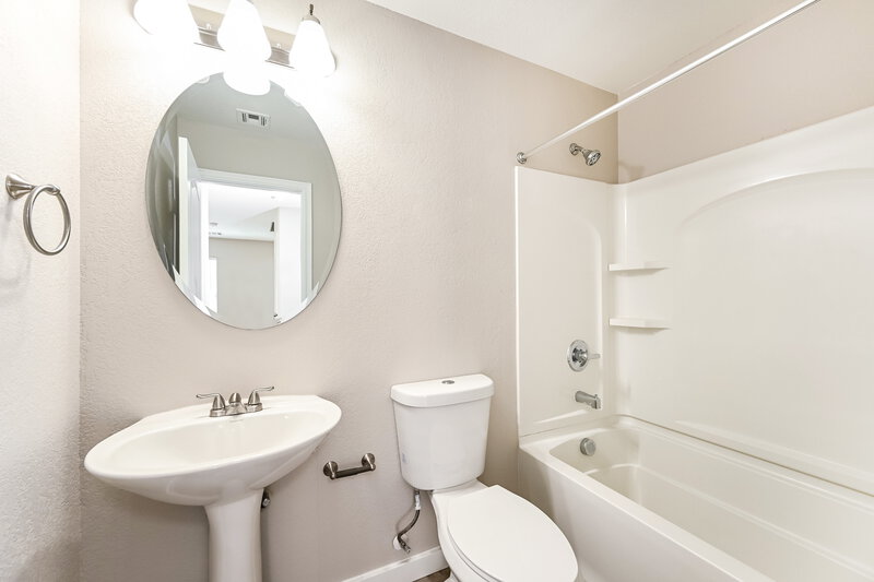 2,500/Mo, 6244 W Haleh Ave Las Vegas, NV 89141 Bathroom View 2