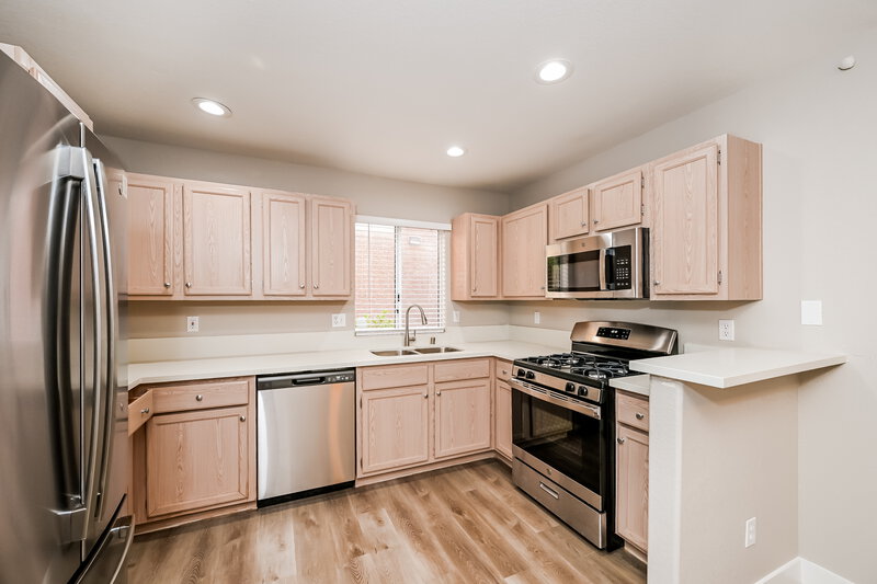 2,080/Mo, 5594 Calais Ct Las Vegas, NV 89118 Kitchen View
