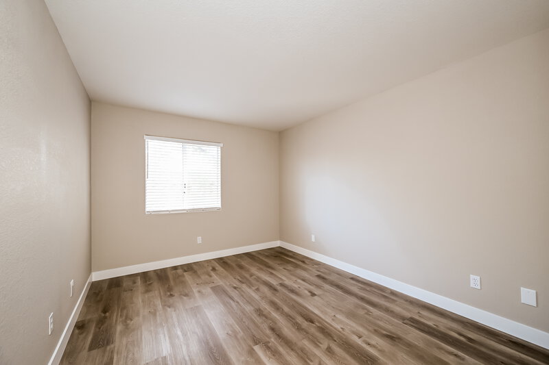 2,080/Mo, 5594 Calais Ct Las Vegas, NV 89118 Bedroom View 2