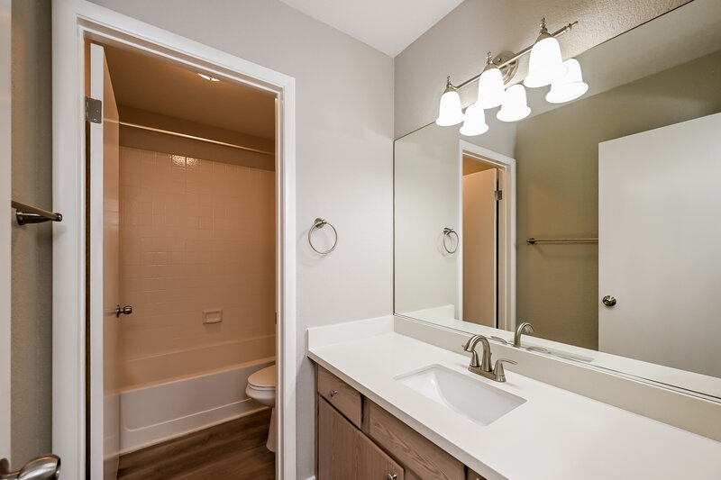 2,080/Mo, 5594 Calais Ct Las Vegas, NV 89118 Bathroom View
