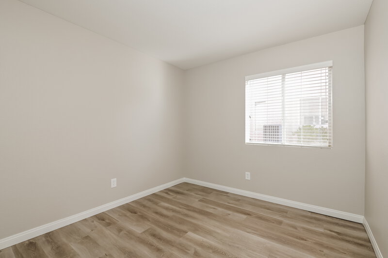 2,375/Mo, 725 Arrowhead Trl Henderson, NV 89002 Bedroom View 3