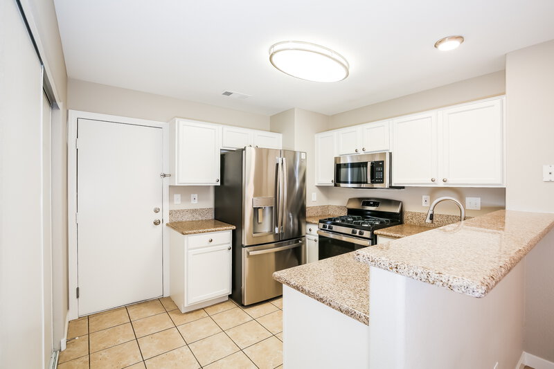 1,725/Mo, 2724 Advancement Ave North Las Vegas, NV 89031 Kitchen View