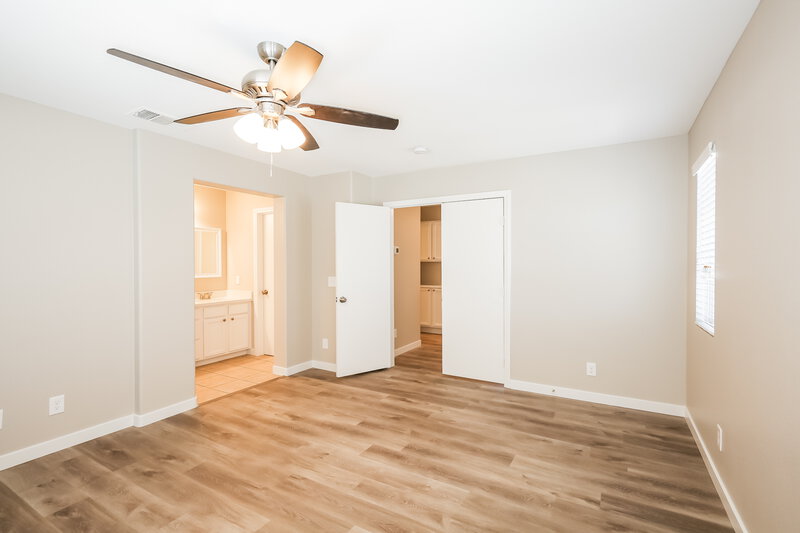1,725/Mo, 2724 Advancement Ave North Las Vegas, NV 89031 Main Bedroom View 2