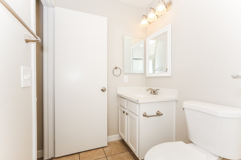 1,725/Mo, 2724 Advancement Ave North Las Vegas, NV 89031 Bathroom View
