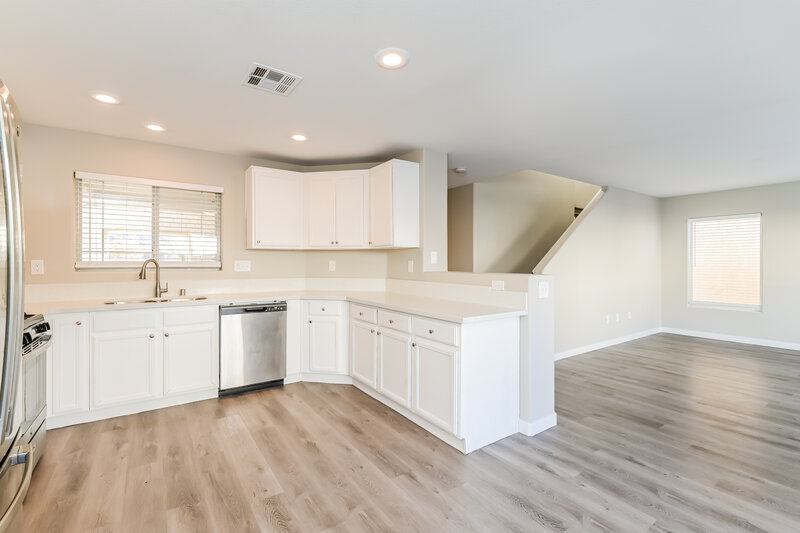 1,860/Mo, 124 Snow Dome Ave North Las Vegas, NV 89031 Kitchen View 2