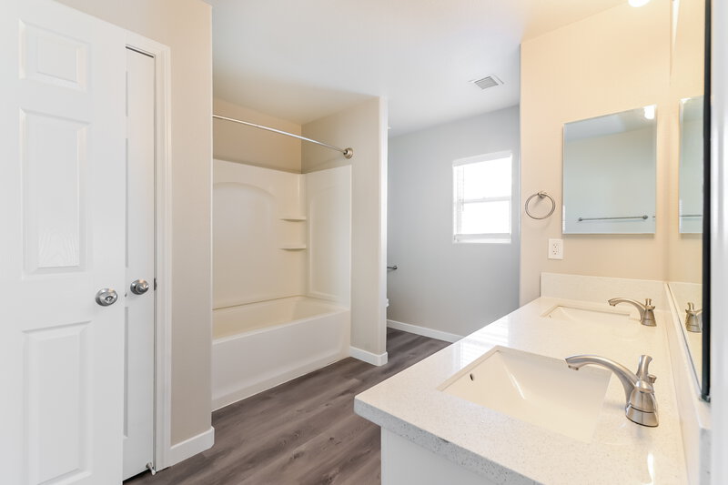 1,860/Mo, 124 Snow Dome Ave North Las Vegas, NV 89031 W M Main Bathroom View