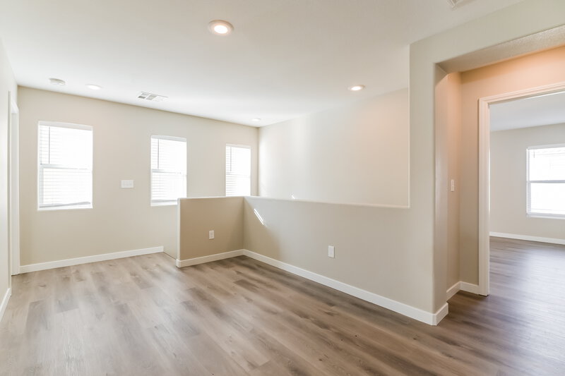 1,860/Mo, 124 Snow Dome Ave North Las Vegas, NV 89031 Loft View