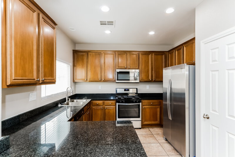 2,575/Mo, 9521 Colorado Blue St Las Vegas, NV 89123 Kitchen View