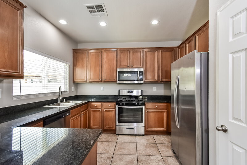 2,410/Mo, 9521 Colorado Blue St Las Vegas, NV 89123 Kitchen View