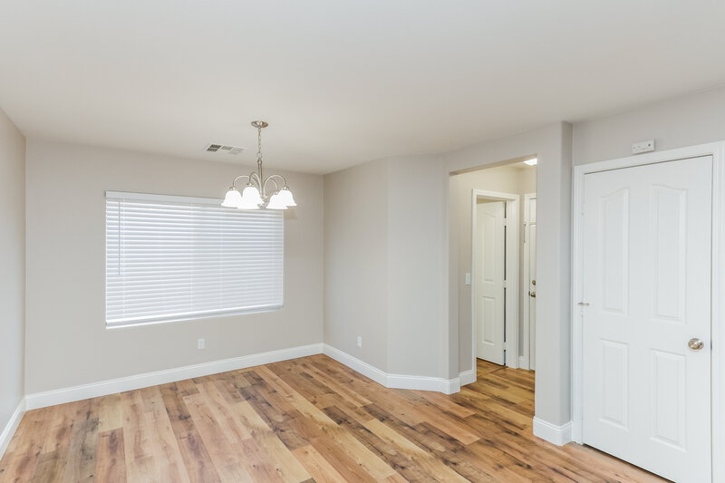2,525/Mo, 1068 Carson Run St Henderson, NV 89002 Dining Room View