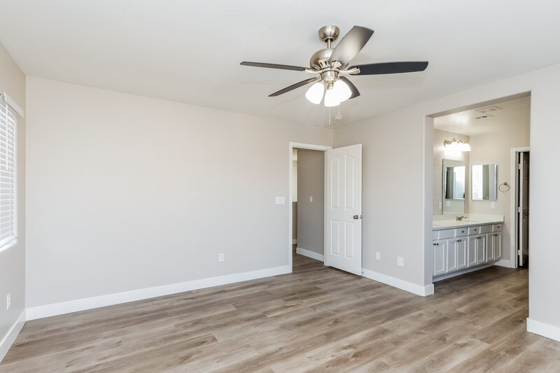 2,525/Mo, 1068 Carson Run St Henderson, NV 89002 Main Bedroom View 2