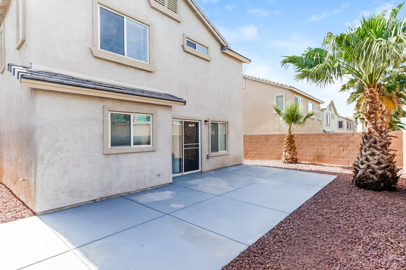 2,525/Mo, 1068 Carson Run St Henderson, NV 89002 Rear View