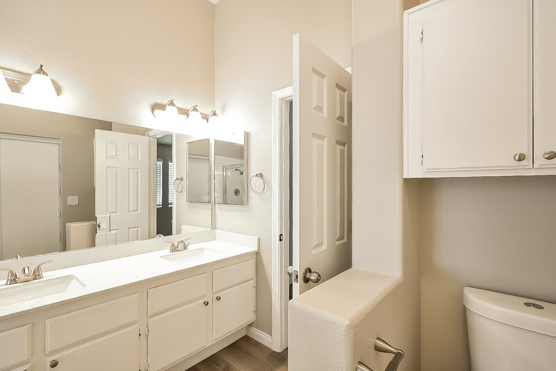 2,215/Mo, 3316 Sturbridge Cir Las Vegas, NV 89129 Main Bathroom View
